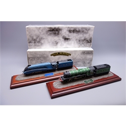  Hornby '00' gauge - two Country Artists cast static models in the Steam Memories Series of Class A3 4-6-2 locomotive 'Flying Scotsman' No.4472 and Class A4 4-6-2 locomotive 'Mallard' No.4468, both boxed  