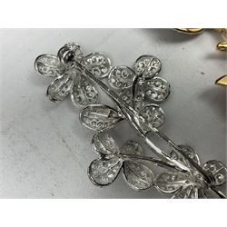 Maurice Lacroix gentlemans quartz wristwatch, 92127, with gold plated case, date apeture and leather strap, together with a Swarovski Crystal bracelet, two silver brooches and two costume brooches