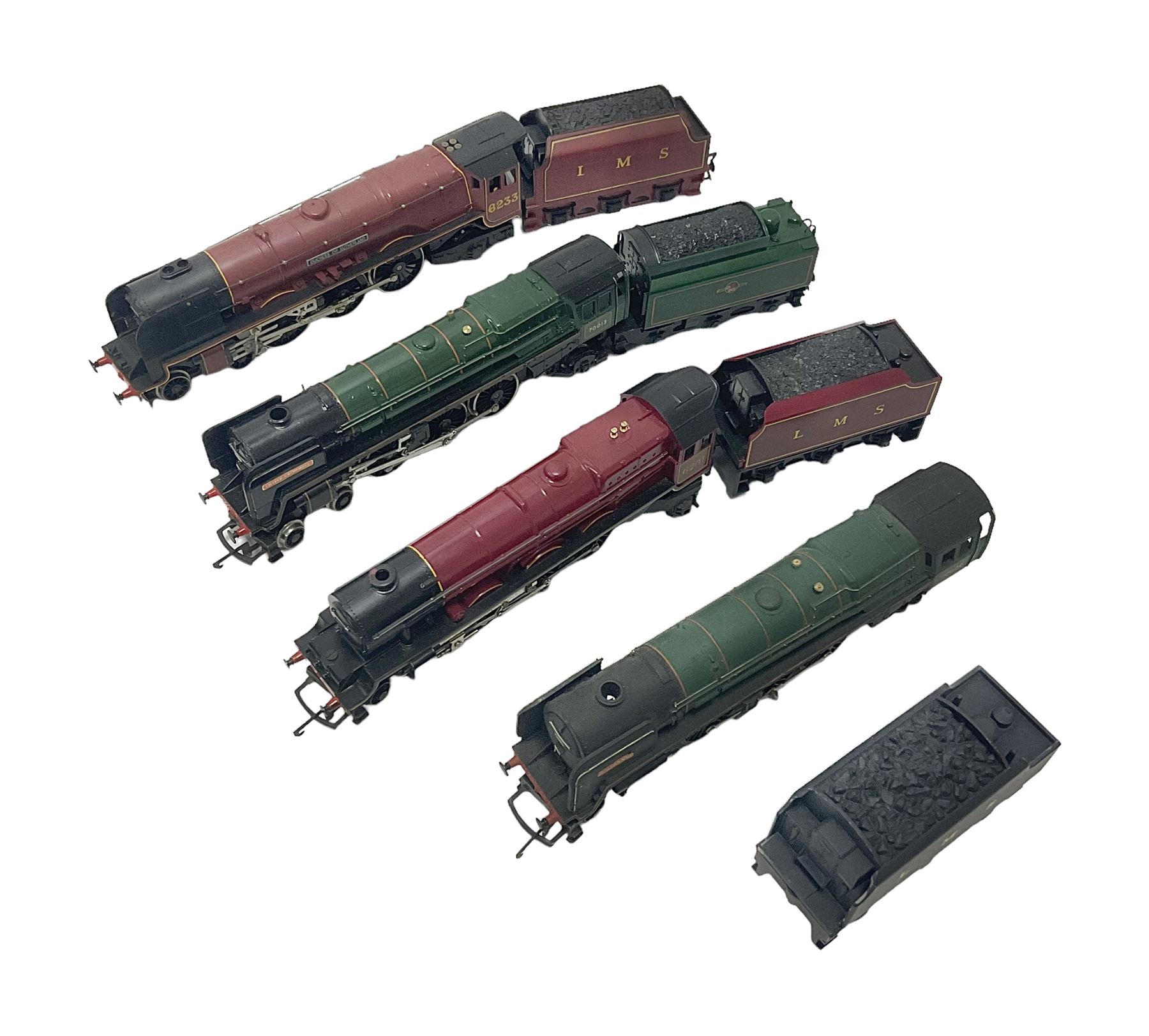 Hornby ‘00’ gauge - four steam locomotives comprising Britannia Class ‘Britannia’ 4-6-2 no.70000 in BR green; Britannia Class ‘Oliver Cromwell’ 4-6-2 no.70013 in BR green; Princess Class 4-6-2 no.6201 in LMS crimson; Coronation Class ‘Duchess of Sutherland’ 4-6-2 no.6233 in LMS crimson; one further tender (5) 