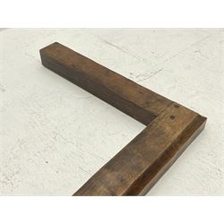 'Mouseman' 1930s/40s tooled oak fire fender, carved with mouse signature, by Robert Thompson of Kilburn