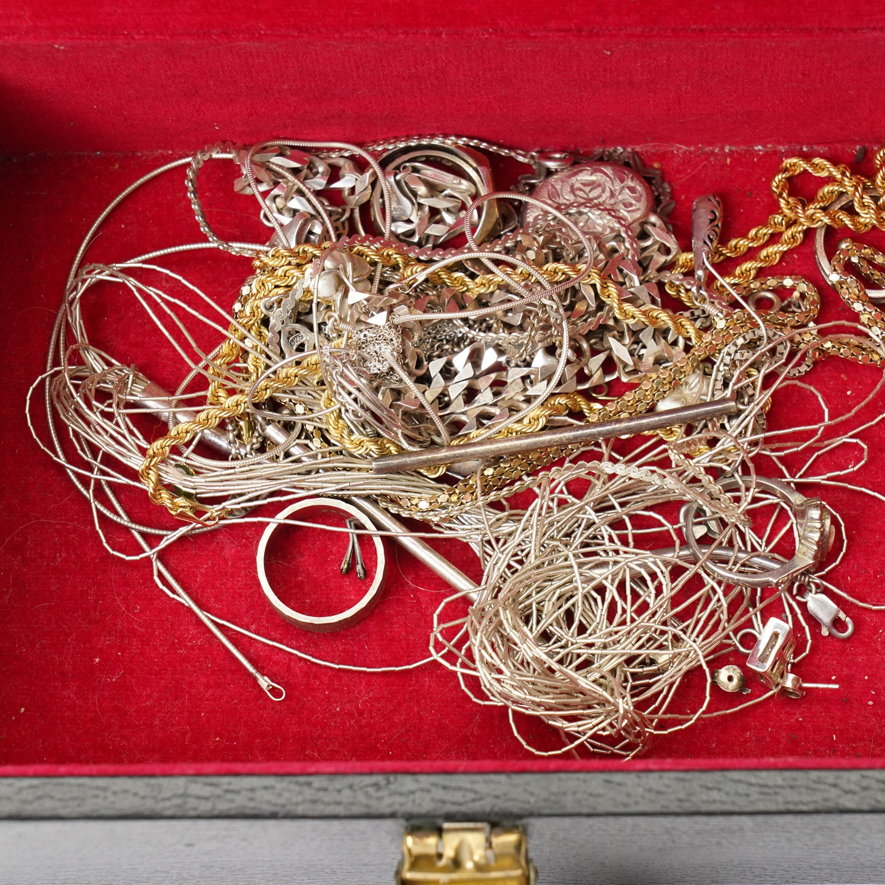 9ct gold jewellery, including fan charm, necklace chain, two pairs of earrings, silver jewellery, including necklace chains, earrings, rings, etc