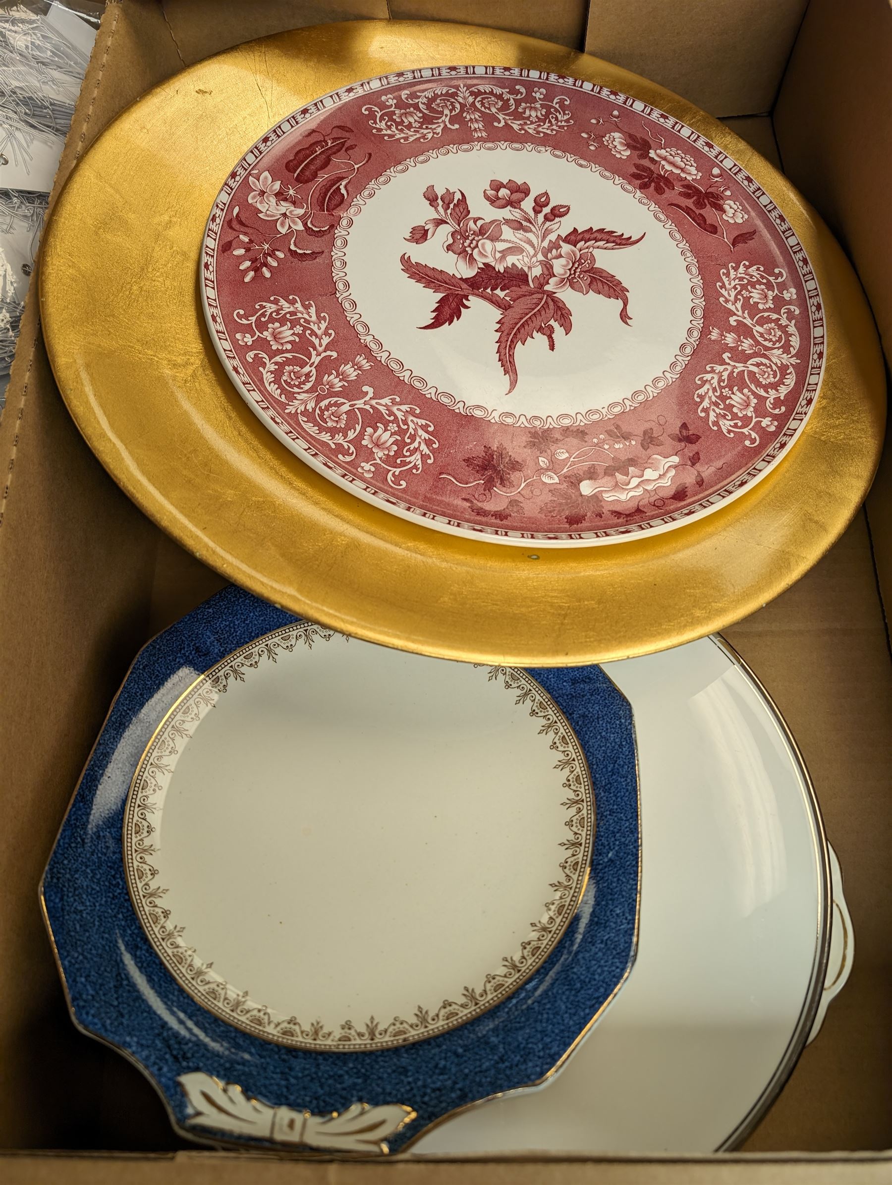 Spode Grey Colonel pattern soup tureen, together with Spode and Royal Albert plates, Minton coffee cup and saucer, Aynsley teacup and saucer, and other ceramics and collectables, in two boxes