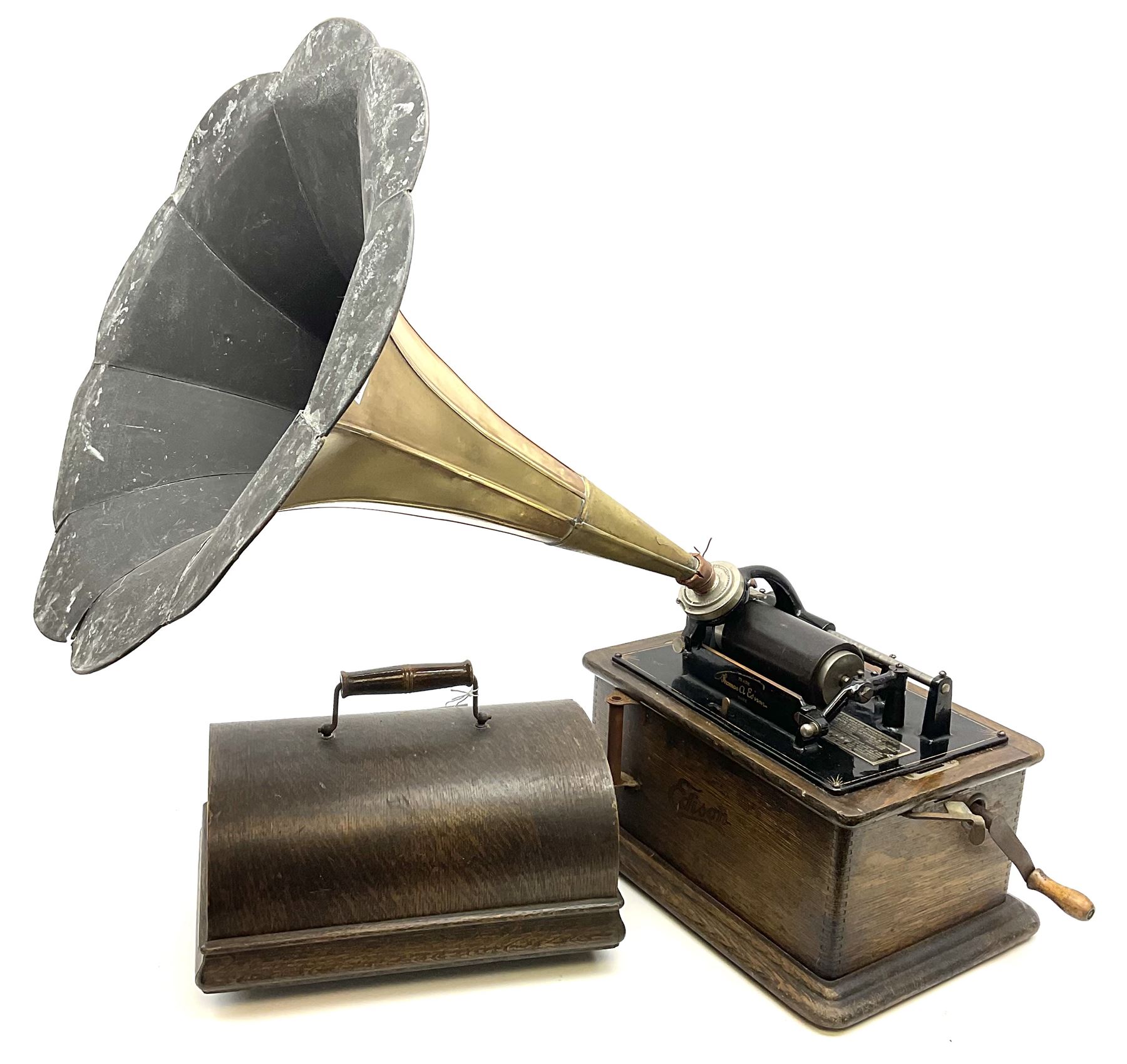 Early 20th century oak cased Edison Standard Phonograph with Model R 4-minute reproducer and brass horn, serial no.572593, last patent date 1905, with cover and cranking handle W33cm