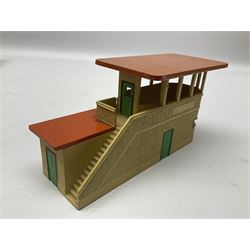Hornby Dublo - two stations, signal box, 3-piece platform, footbridge, girder bridge etc; and other die-cast trackside and station accessories; all unboxed