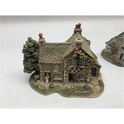 Seventeen Lilliput Lane models, to include The Dalesman, Windy Ridge, Cat Coombe Cottage, Granny Smiths, ect, all with deeds and original boxes (17)