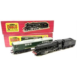 Hornby Dublo - two-rail 2224 Class 8F 2-8-0 locomotive No.48073 with tested tag: and 2233 Met-Vic Co-Bo Diesel Electric locomotive No.D5702; both in red striped boxes (2)