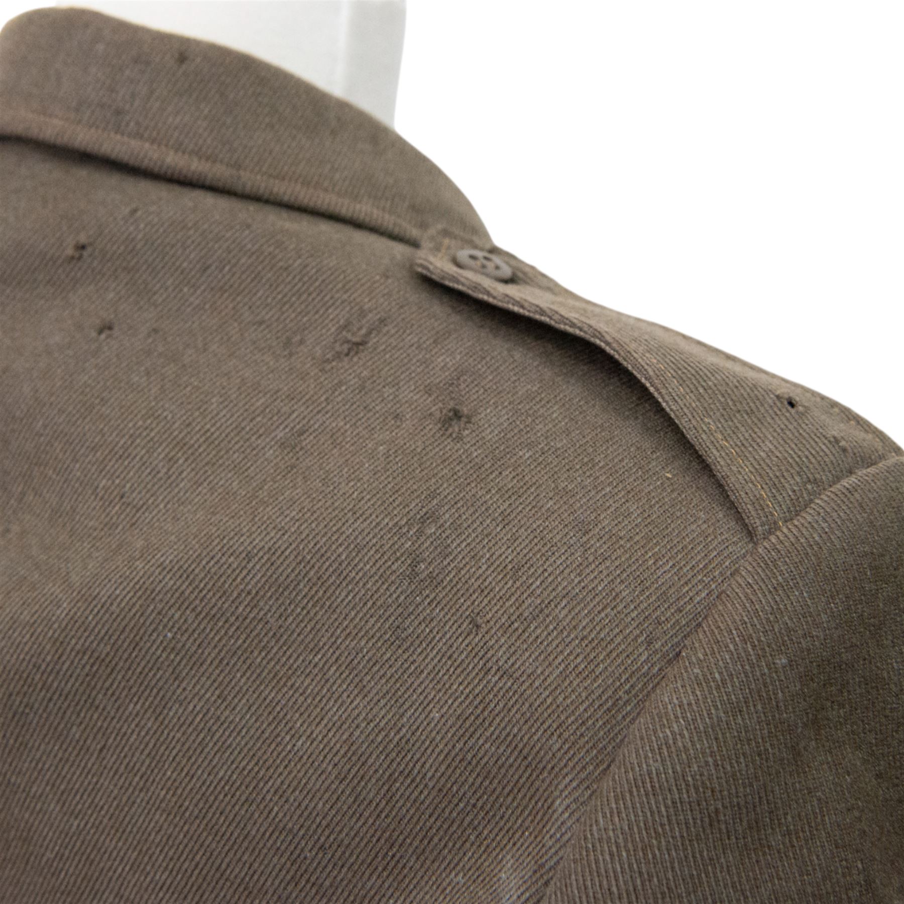 1940 French 6th Genie (engineers) officer's tunic, together with pair of M16 leather Jambieres D'Hommes officers gaiters and French Sam Browne style belt and cross strap 