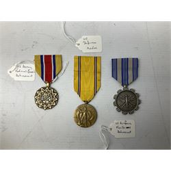 Nine American medals including WW2 Navy and Army Occupation medals, 1939-41 Defence Medal, boxed National Defence Medal and bar, South West Asia Service with bar, Air Force, National Guard and Military achievement medals etc (9)