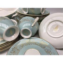 Royal Doulton De Lamerie pattern part tea and dinner service, including eight dinner plates, seven side plates, seven bowls, two serving platters, seven cups and saucers, milk jugs, sucrier, etc (58)