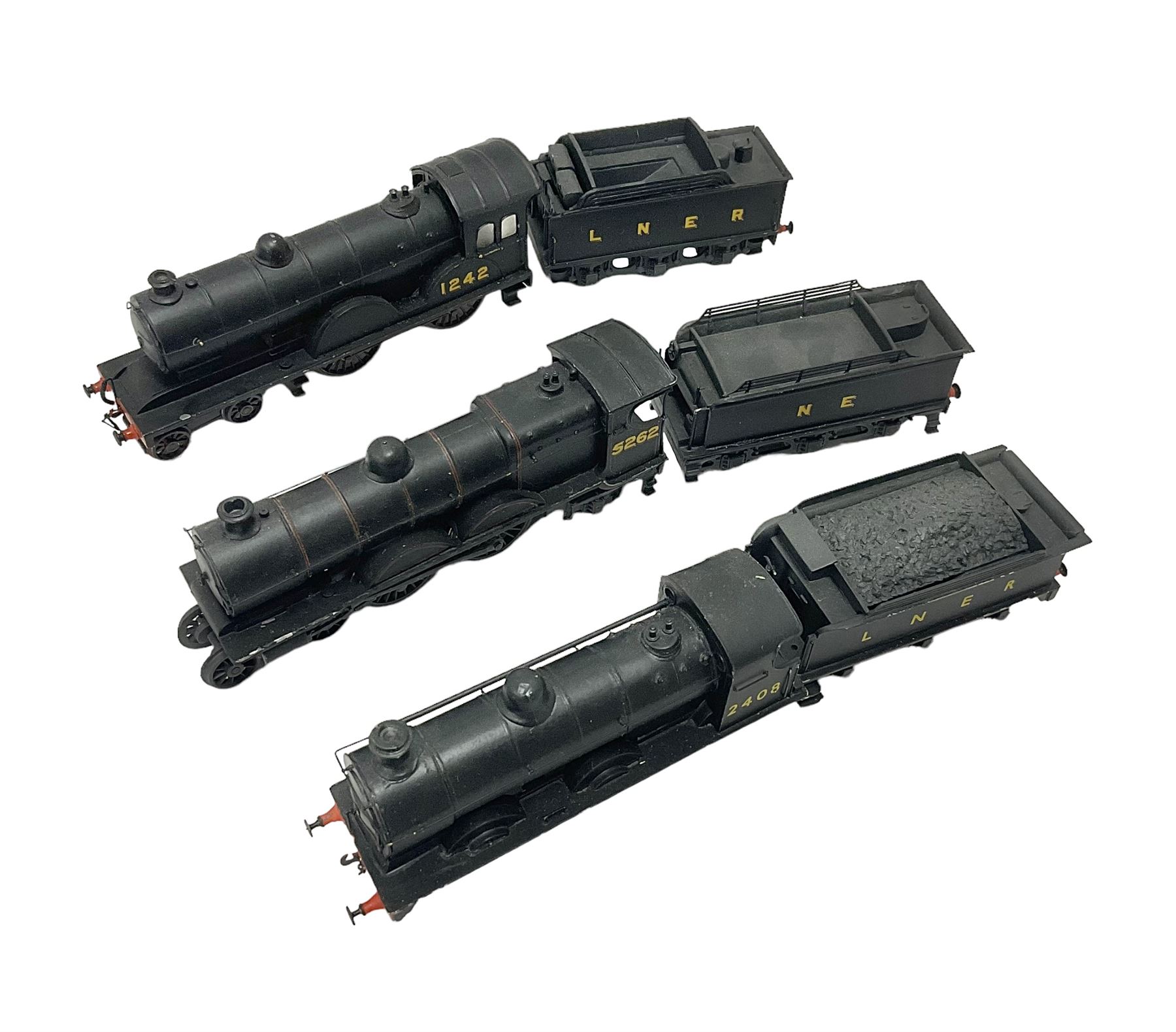 ‘00’ gauge - three kit built locomotive and tenders comprising Class D21 4-4-0 no.1242 finished in NER black with LNER tender; Class C4 4-4-2 no.5262 finished in LNER black; Coal Engines Class 0-6-0 no.2408 finished in black with Millholme Models LNER tender (3) 