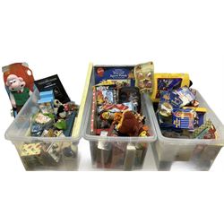 Quantity of Wallace and Gromit toys, accessories and memorabilia including soft toys, figurines, electronic ‘Talking Wallace’, car screen shades, and a quantity of Chicken Run Related merchandise, in three boxes
