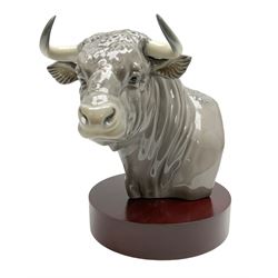 Lladro bust, The Bull, modelled as a bust of a bull, sculpted by José Luis Alvarez, in original box, no 5545, year issued 1989, year retired 1991, H16.51cm