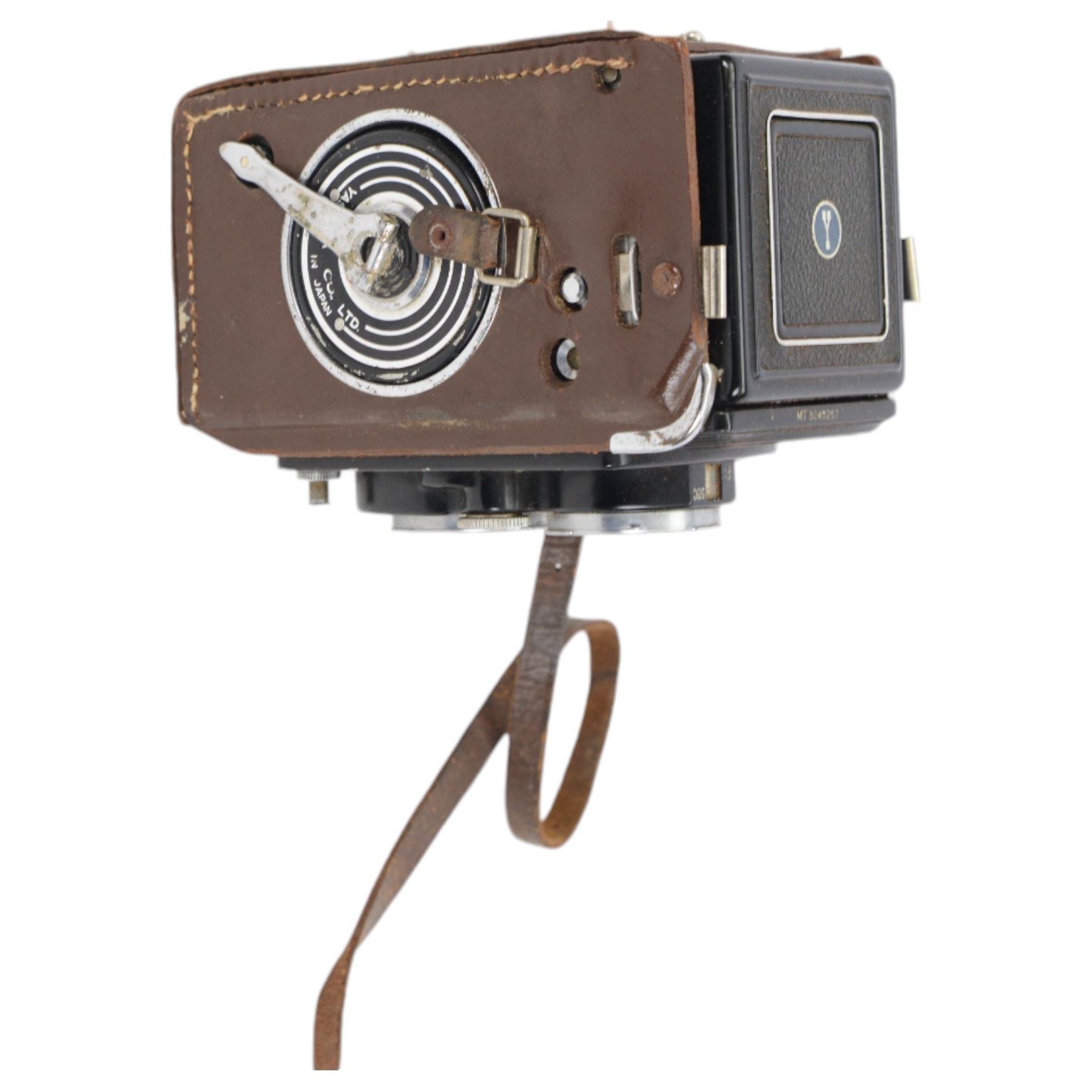 Yashica-Mat twin lens TLR camera body, serial no. 3040257, with twin Copal MXV Yashinon lenses 1:3.2 f=80mm and 1:3.5 f=80mm, with lens cap, in leather case, together with a Wray Supar f=4.5 lens