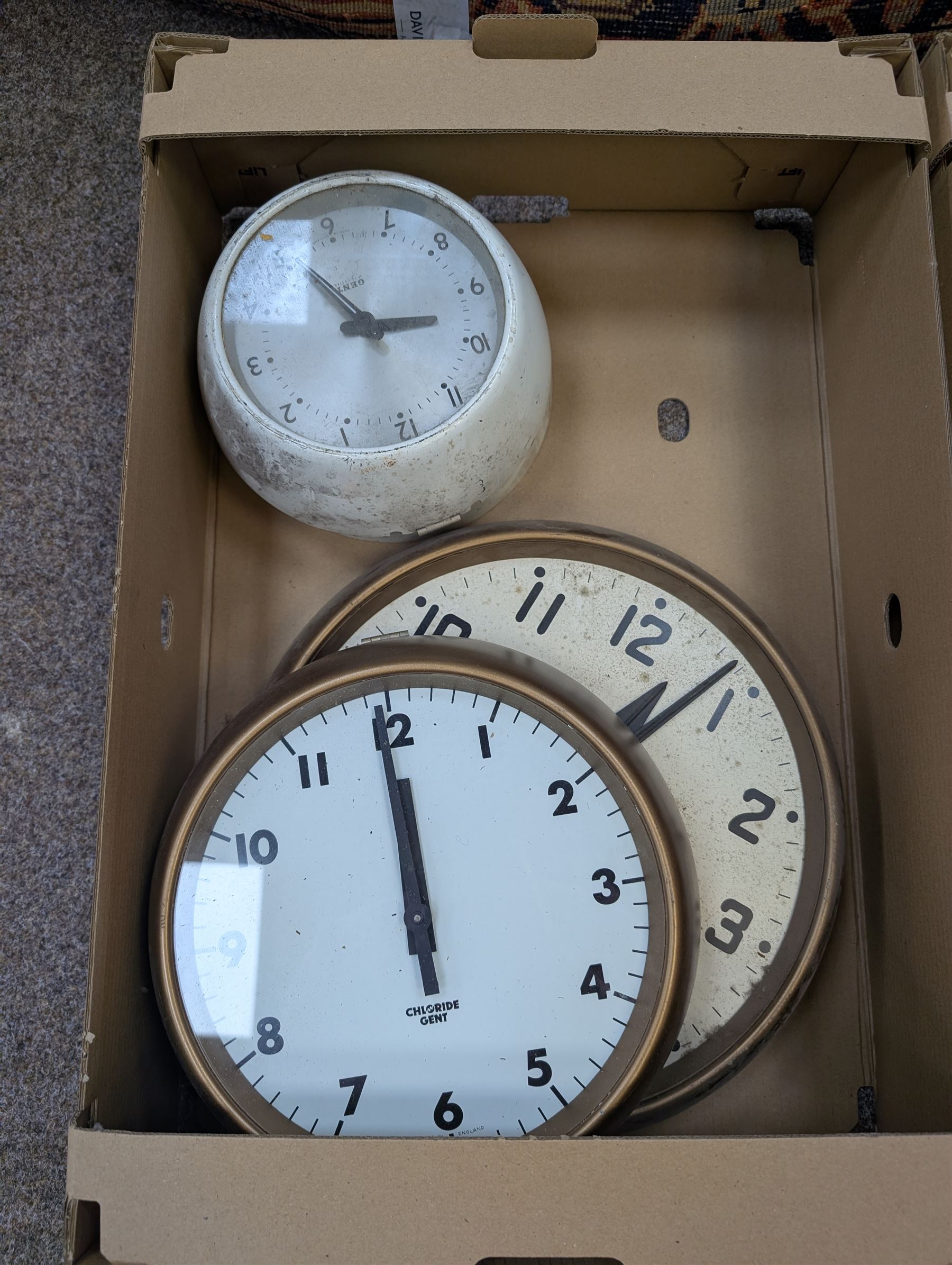 Gents and similar circular slave clocks, in two boxes