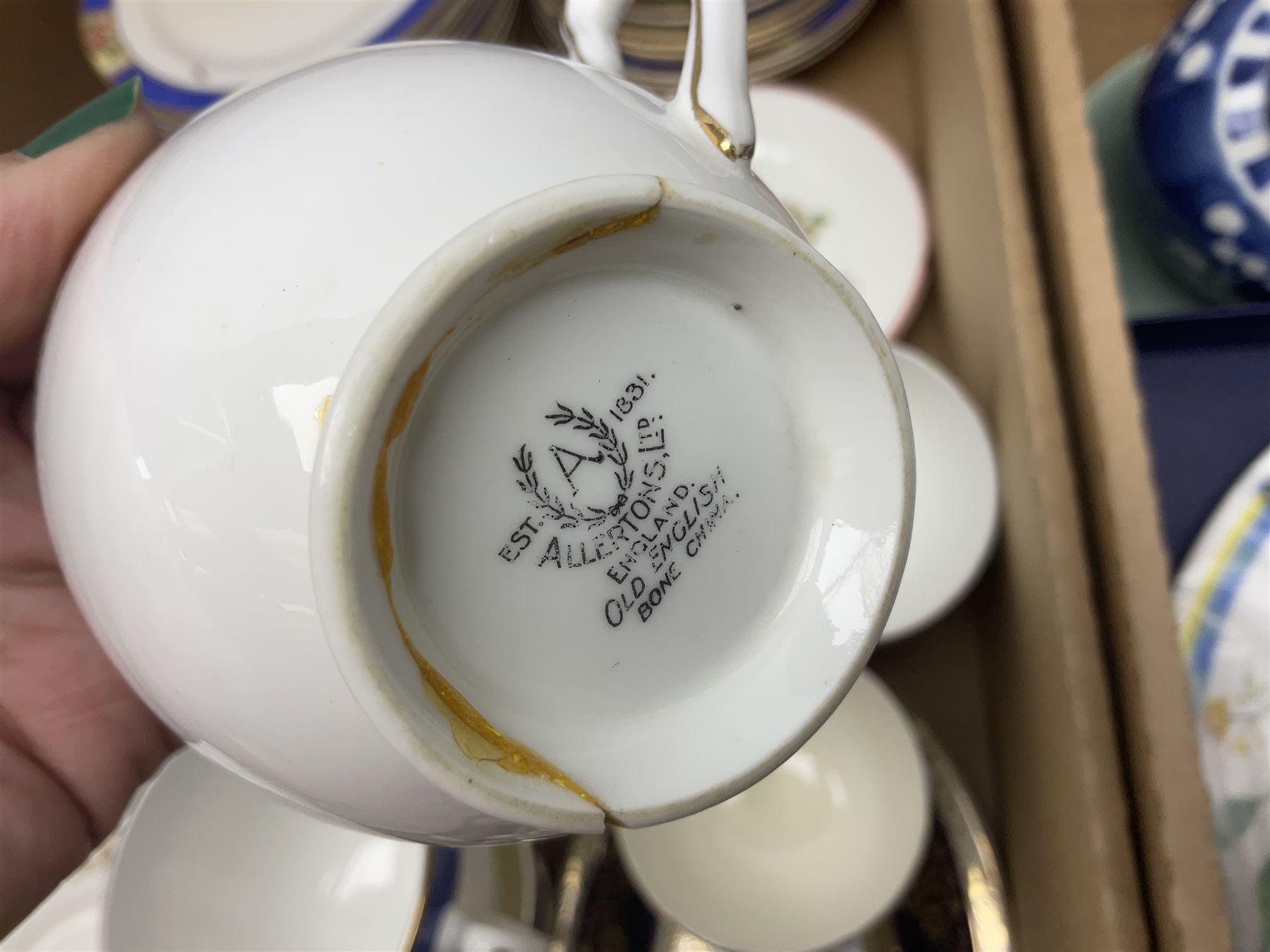 Spodes velamour twin handled mantel vase, together with Royal Doulton wash stand set, Royal Worcester coffee cans and saucers and other ceramics, in six boxes 