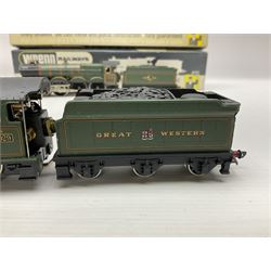 Wrenn '00' gauge - two Castle Class 4-6-0 locomotives - 'Clun Castle' No.7029 (number on buffer beam) in Great Western Green; and 'Cardiff Castle' No.4075 in BR Green; both boxed with instructions (2)
