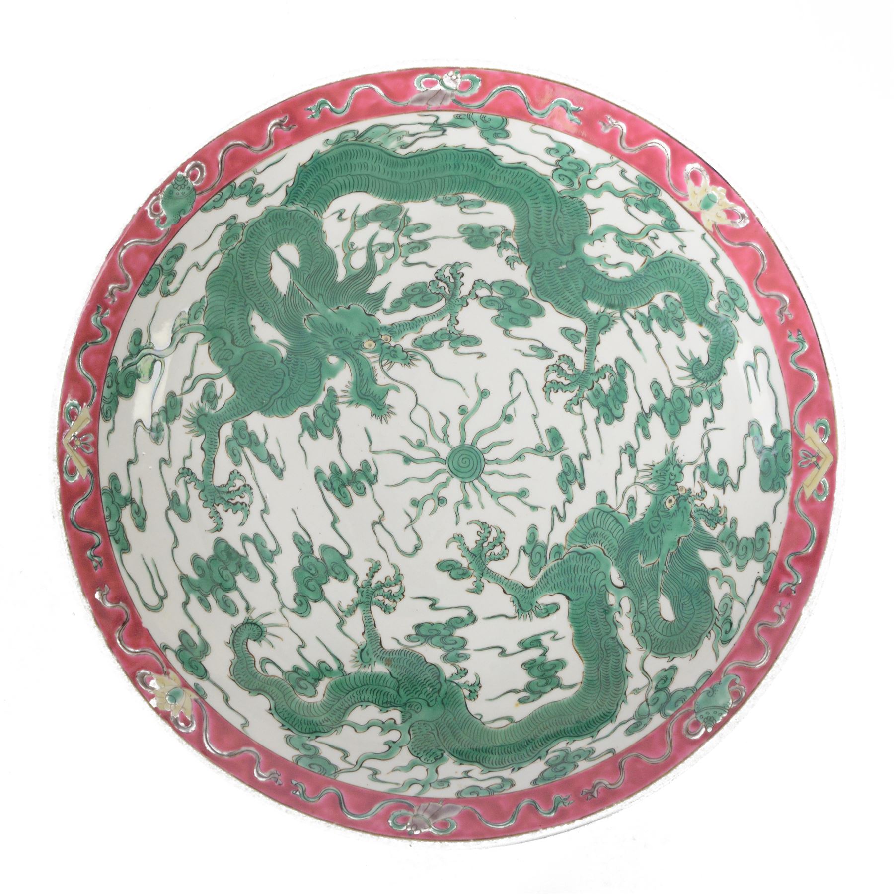 Chinese charger, the central panel of dragons chasing a flaming pearl, within a pink banner, D40cm 