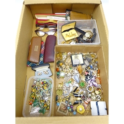  Costume and other jewellery incl. silver & enamel brooch, hallmarked silver pendant, brooches, wristwatches Sekonda, Ingersoll, Smiths etc, vintage spectacles and miscellanea in one box  