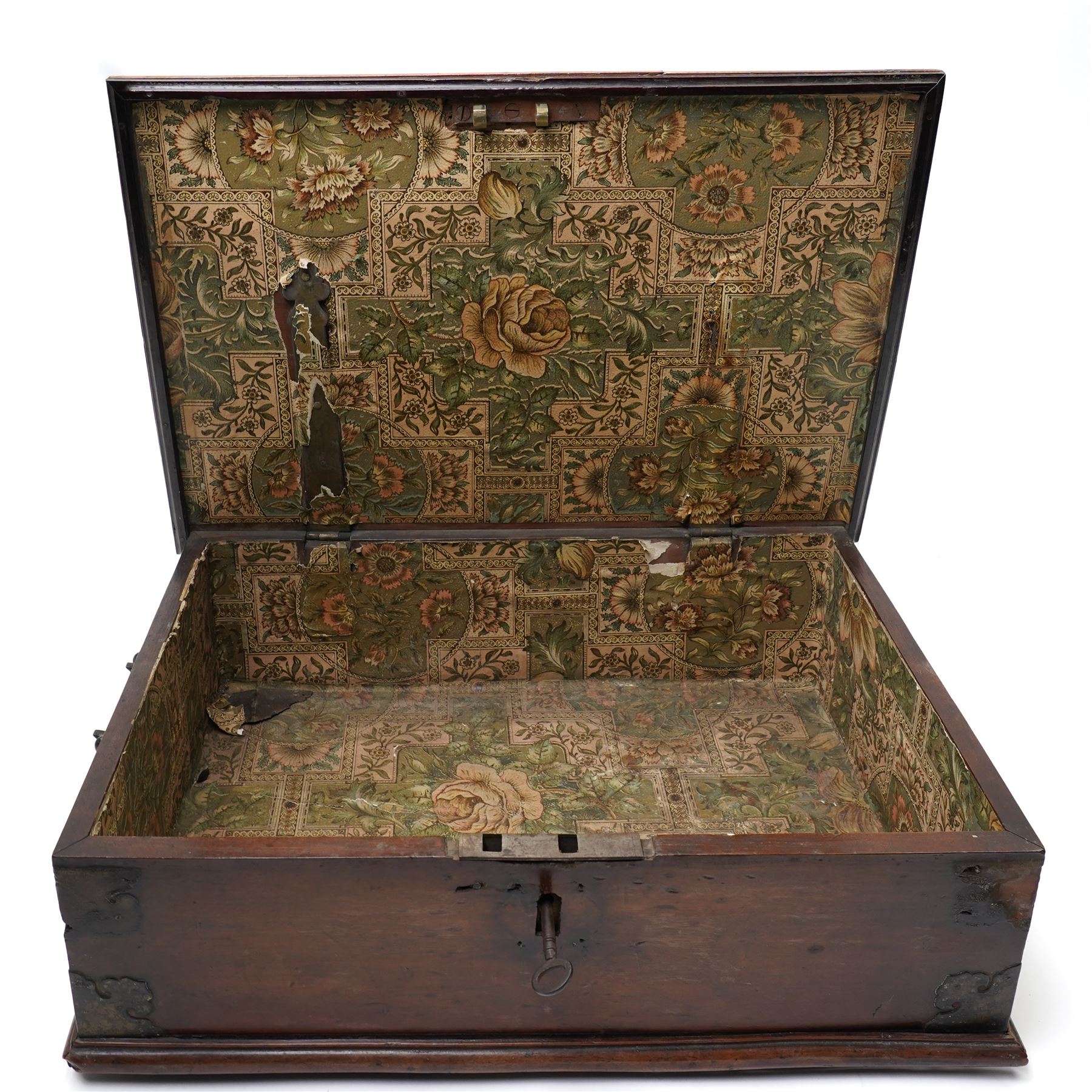 Late 18th century Colonial ship's travelling chest with paper lined interior and side carrying handles W51cm