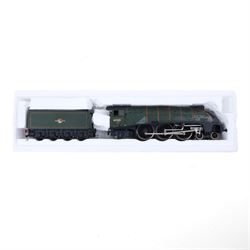 Limited edition 00 gauge Bachmann Class A4 4-6-2 locomotive and tender 'Wild Swan' no. 60021, Shed Code 34A Kings Cross, boxed