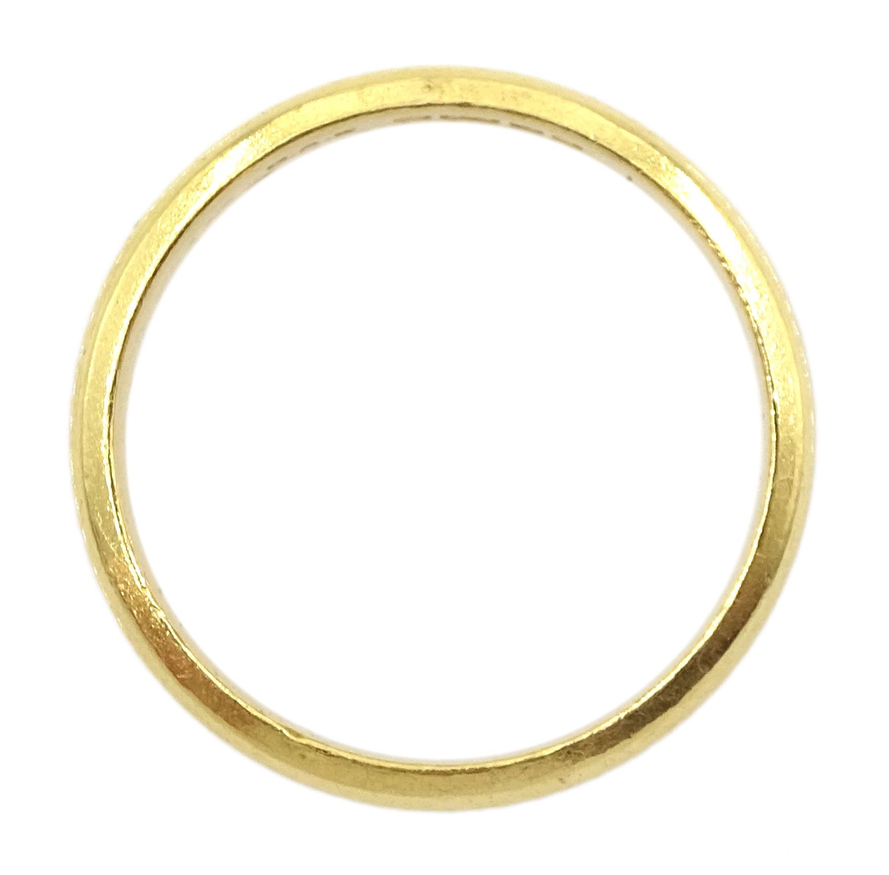 22ct gold wedding band, maker's mark G.A.E, Birmingham 1965, approx 3.8gm