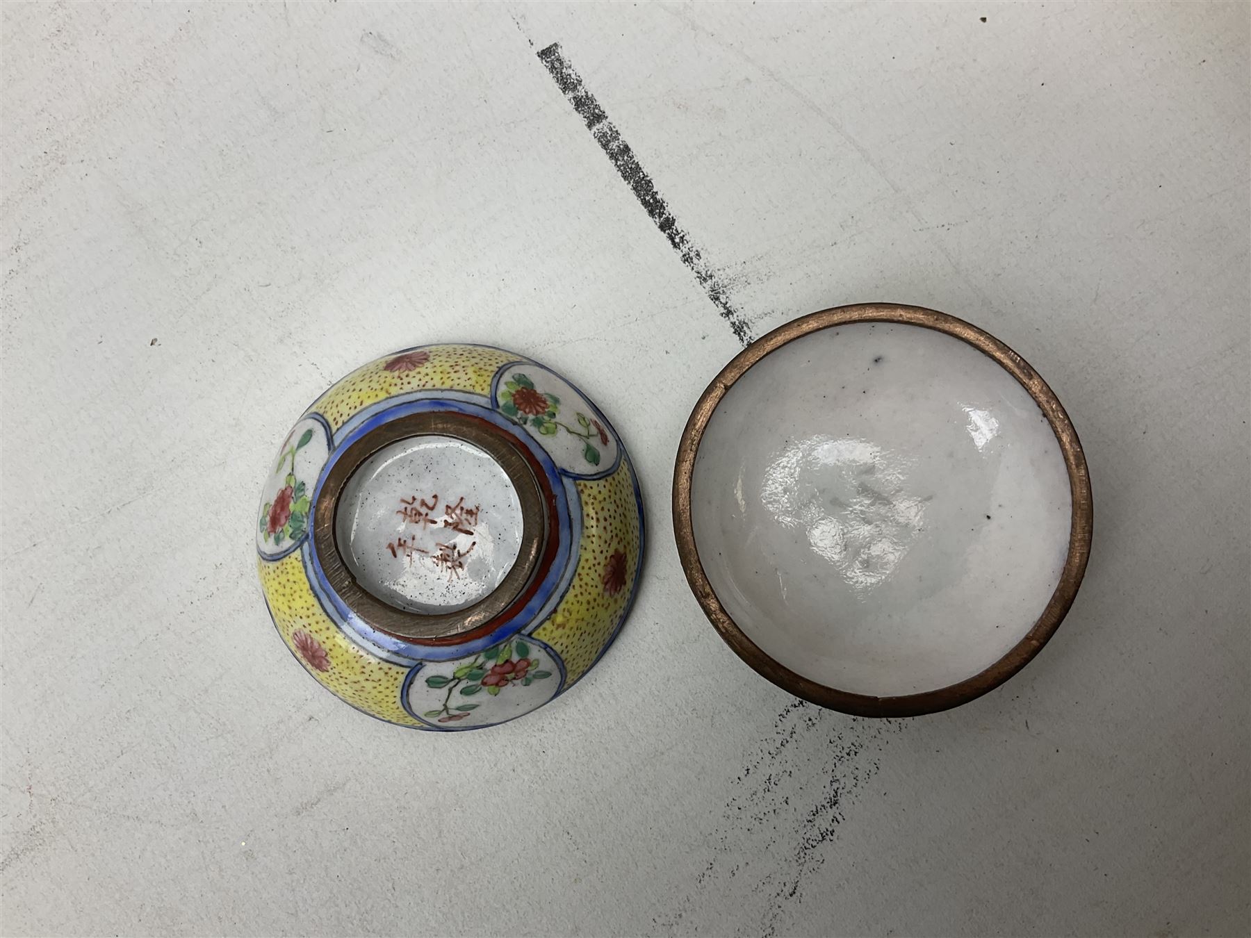 Krosno glass decanter with etched floral decoration, snuff bottles to include oriental glass examples, cloisonné matchbox cover, napkin ring and other examples