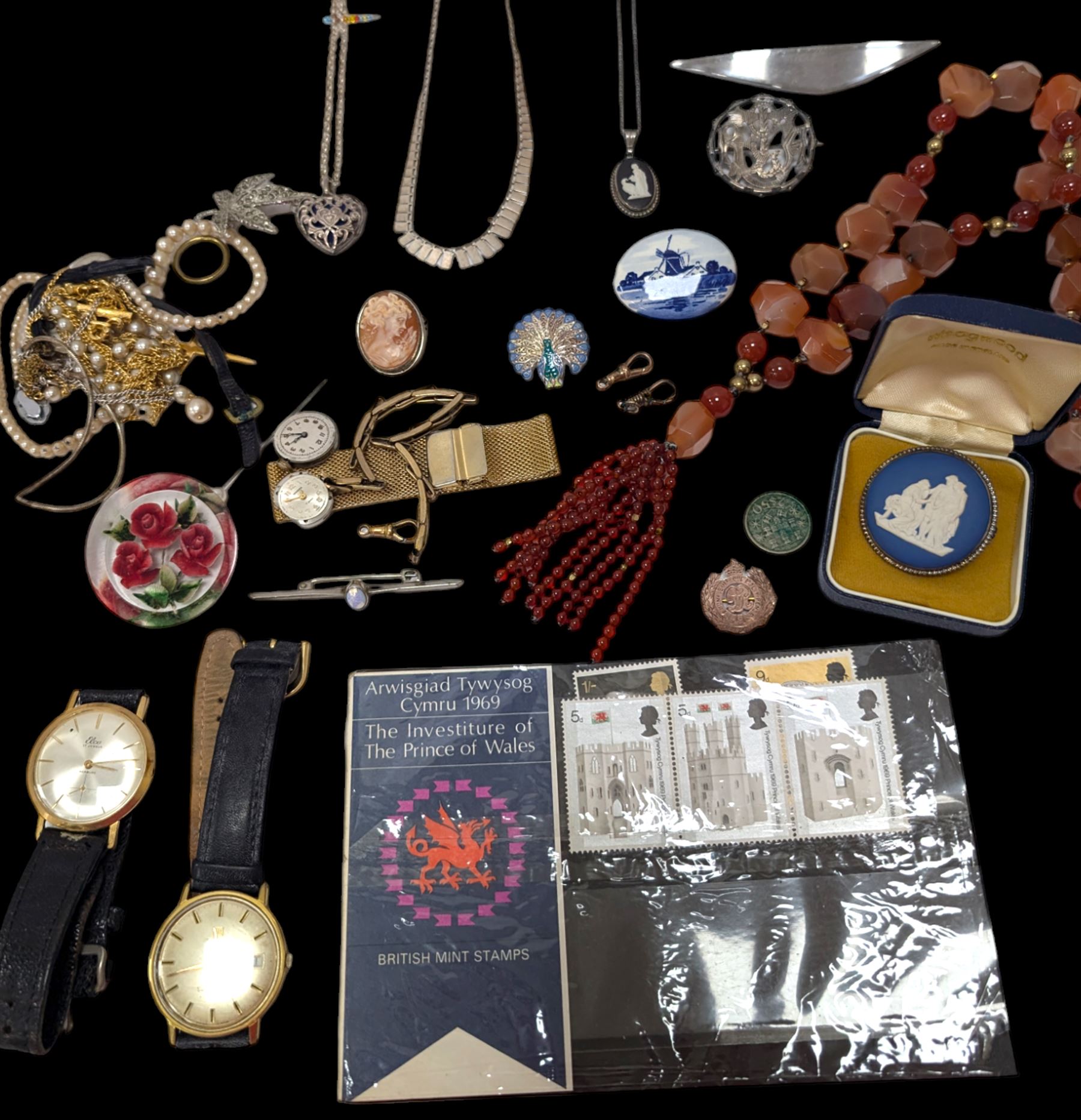 9ct gold clip, silver jewellery including Wedgwood Jasperware pendant necklace, brooch, fringe necklace etc, together with a Wedgwood Jasperware brooch, Tissot and an Elco gentlemans wristwatch, and a collection of costume jewellery