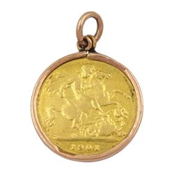 Queen Victoria 1901 gold half sovereign coin, loose mounted in 9ct gold pendant 