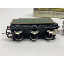 Wrenn '00' gauge - Rebuilt Bulleid Pacific 4-6-2 locomotive 'Eddystone' No.34028 in BR Green with centralised nameplate; boxed with instructions.