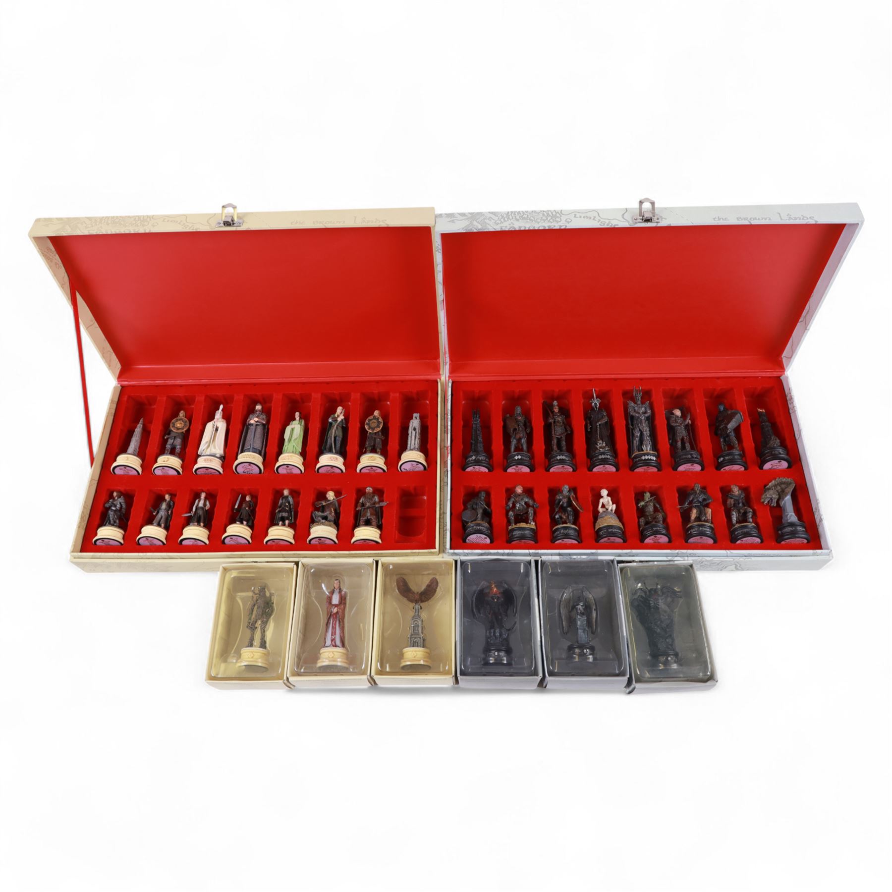 Eaglemoss Lord of the Rings chess set, with board, figural chess pieces, magazines and display cases