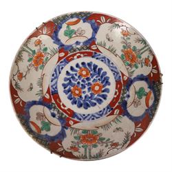 Collection seven 19th century Japanese Imari plates, six with scalloped edges, largest D30cm 