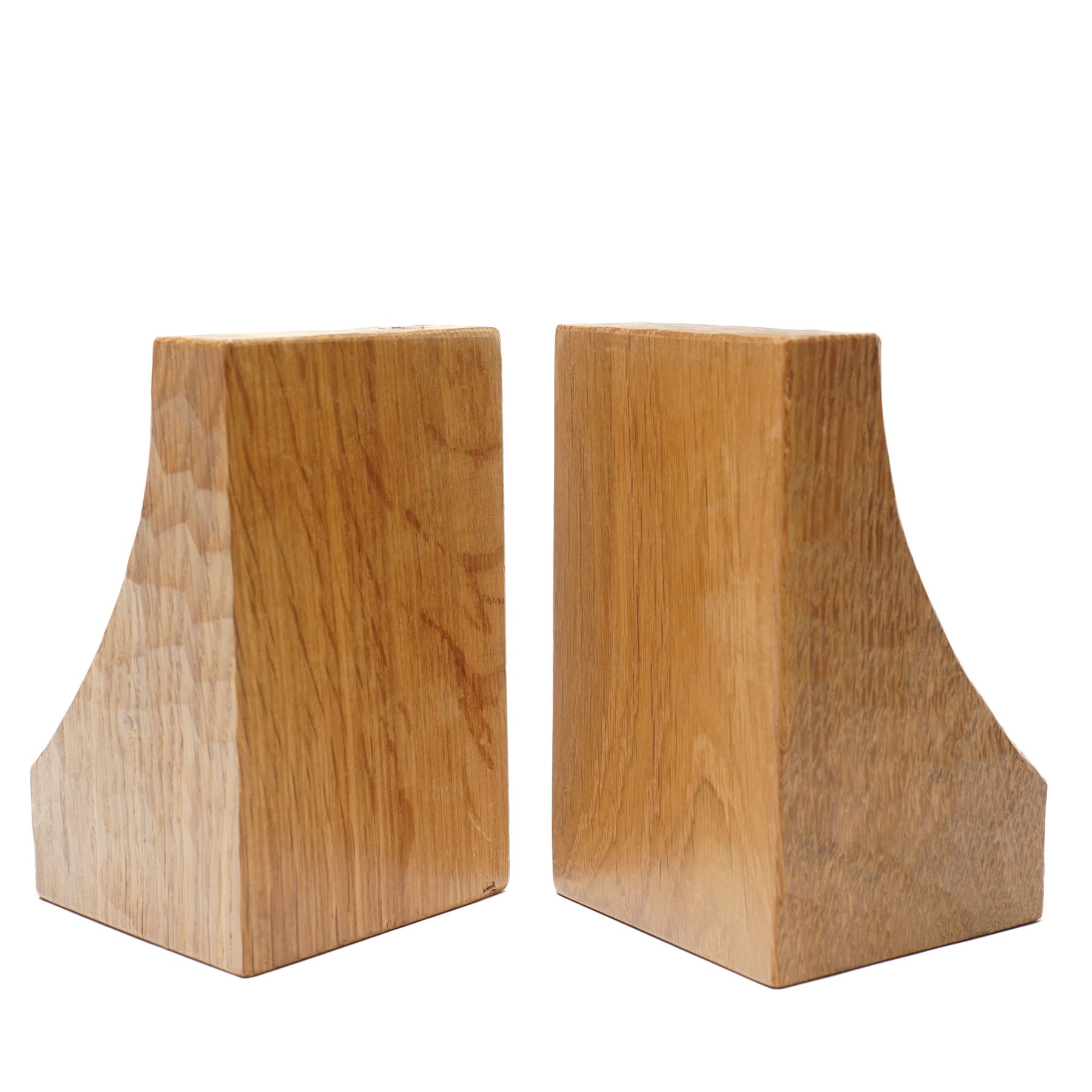Mouseman - pair of adzed oak bookends, carved with mouse signature, by the workshop of Robert Thompson, Kilburn H15cm
