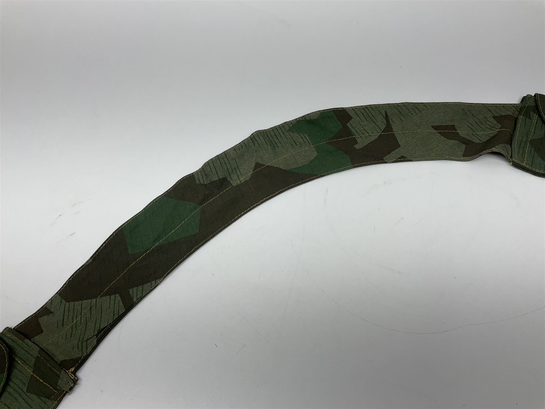 WW2 German Luftwaffe Parachutist's camo bandolier; stamped 0/0510/0052 1943