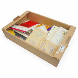 Quantity of cigarette cards, loose and in albums, theatre programmes etc