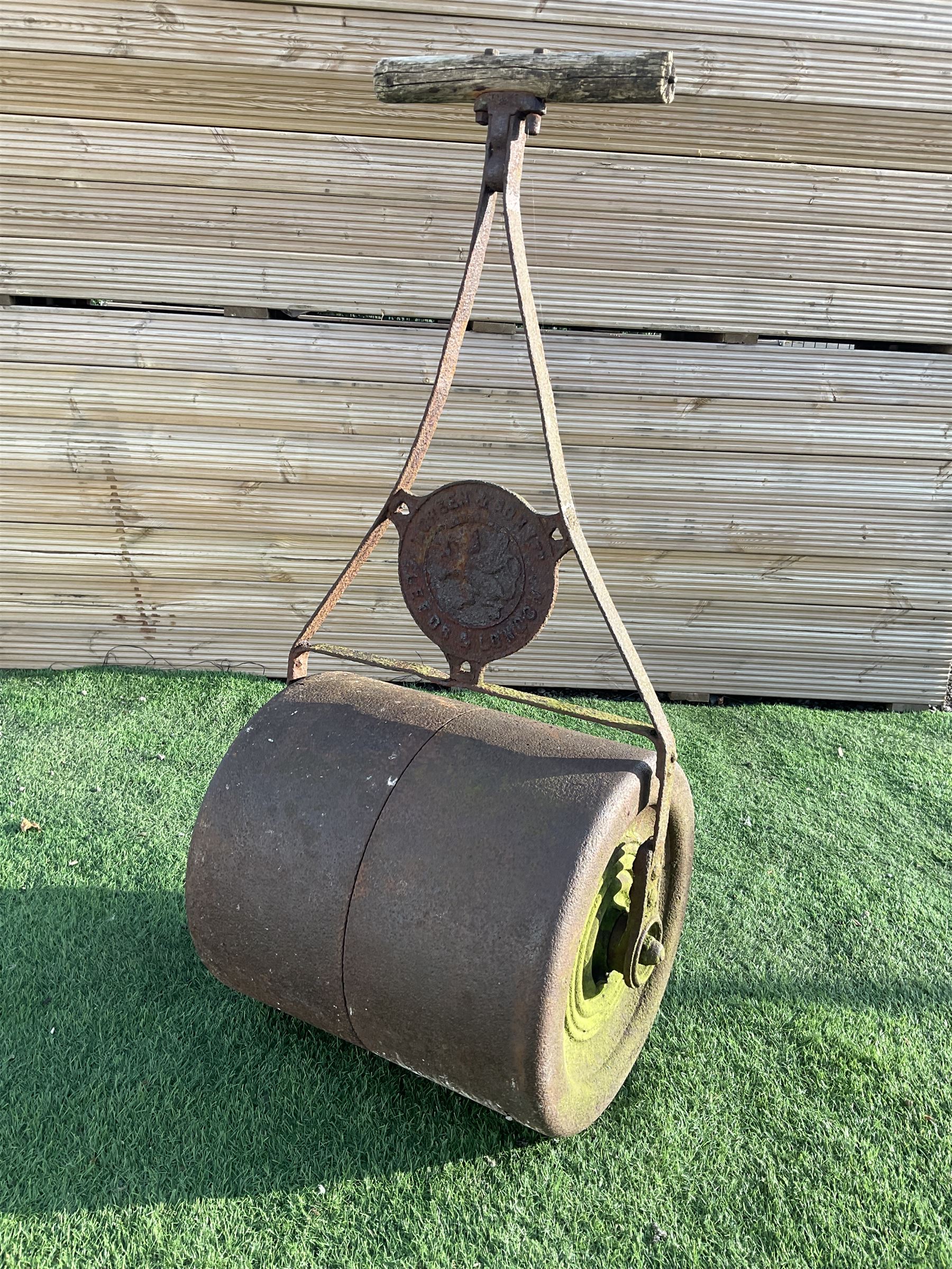 Cast iron garden roller  - THIS LOT IS TO BE COLLECTED BY APPOINTMENT FROM DUGGLEBY STORAGE, GREAT HILL, EASTFIELD, SCARBOROUGH, YO11 3TX