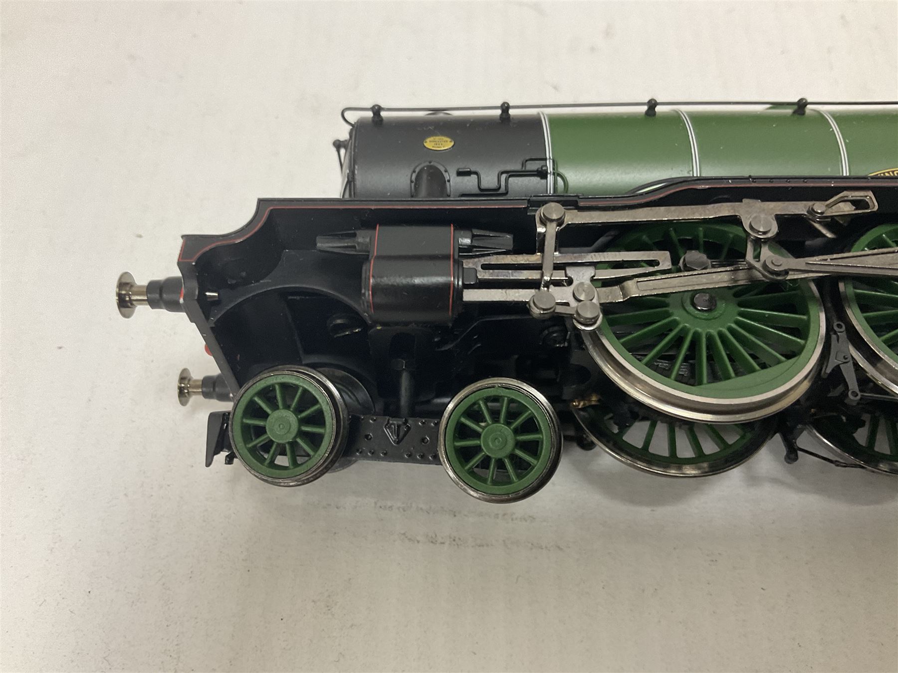 Hornby ‘00’ gauge - Limited Edition Hornby Legends Series no.989/1000 Class A1 LNER 4-6-2 ‘Flying Scotsman’ no.4472 in green; in original box with certificate of authenticity 