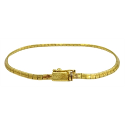  18ct gold snake chain bracelet stamped K18  