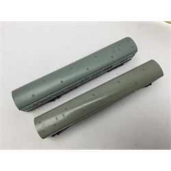 Hornby Dublo - 3-rail 3250/4150 BR (S) Electric Motor Coach with Driving Trailer 2-car EMU unit in BR green Nos.S.65326 and S.77511; Motor coach in original box with instructions and trailer unboxed (2)