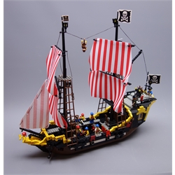  Lego - Set 6285 Black Seas Barracuda (from Pirates) 1989. Complete but with replacement sails. No box or instructions.  