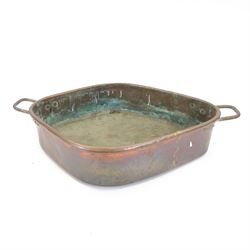Copper twin handled turbotiere, L81cm