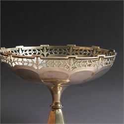 Early 20th century silver tazza, the bowl of circular form with pierced foliate border, upon and knopped stem and circular foot, hallmarked 	Marcus Beaver, Birmingham 1913, H11cm, D15cm