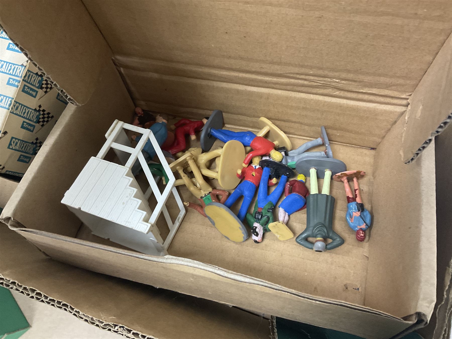 Scalextric - large collection of cars, track accessories and figures, in four boxes 