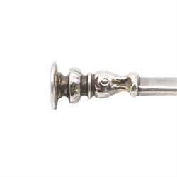 Charles II silver seal top spoon, with oval bowl and initials 'WAH' engraved to seal, with leopards head mark to bowl and maker's mark R over W to stem verso, L17cm