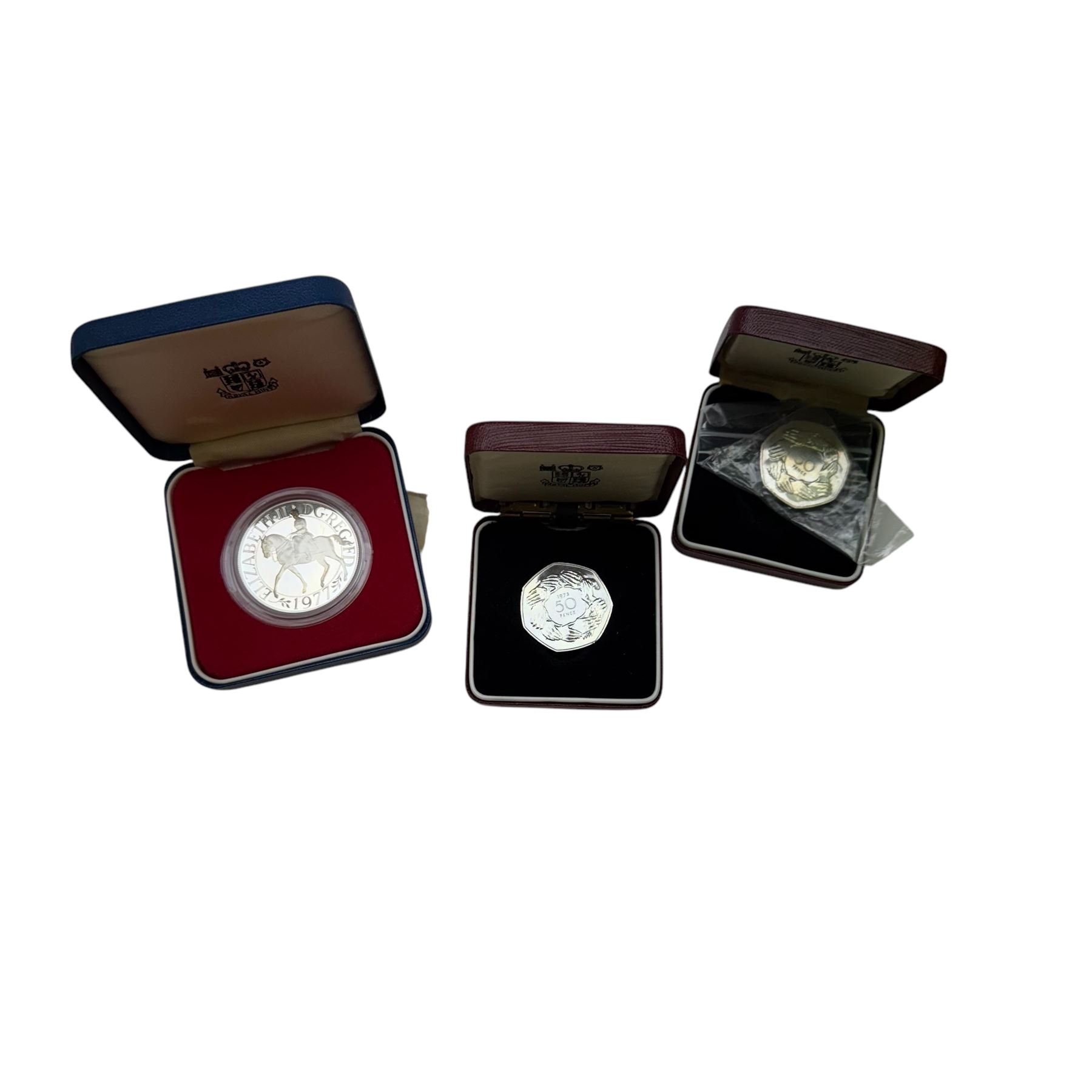 Collection of coins, including Queen Elizabeth II 1977 silver proof Silver Jubilee crown, cased with certificate, two cased 1973 EEC proof fifty pences, further commemorative crowns, pre-decimal coins, etc 