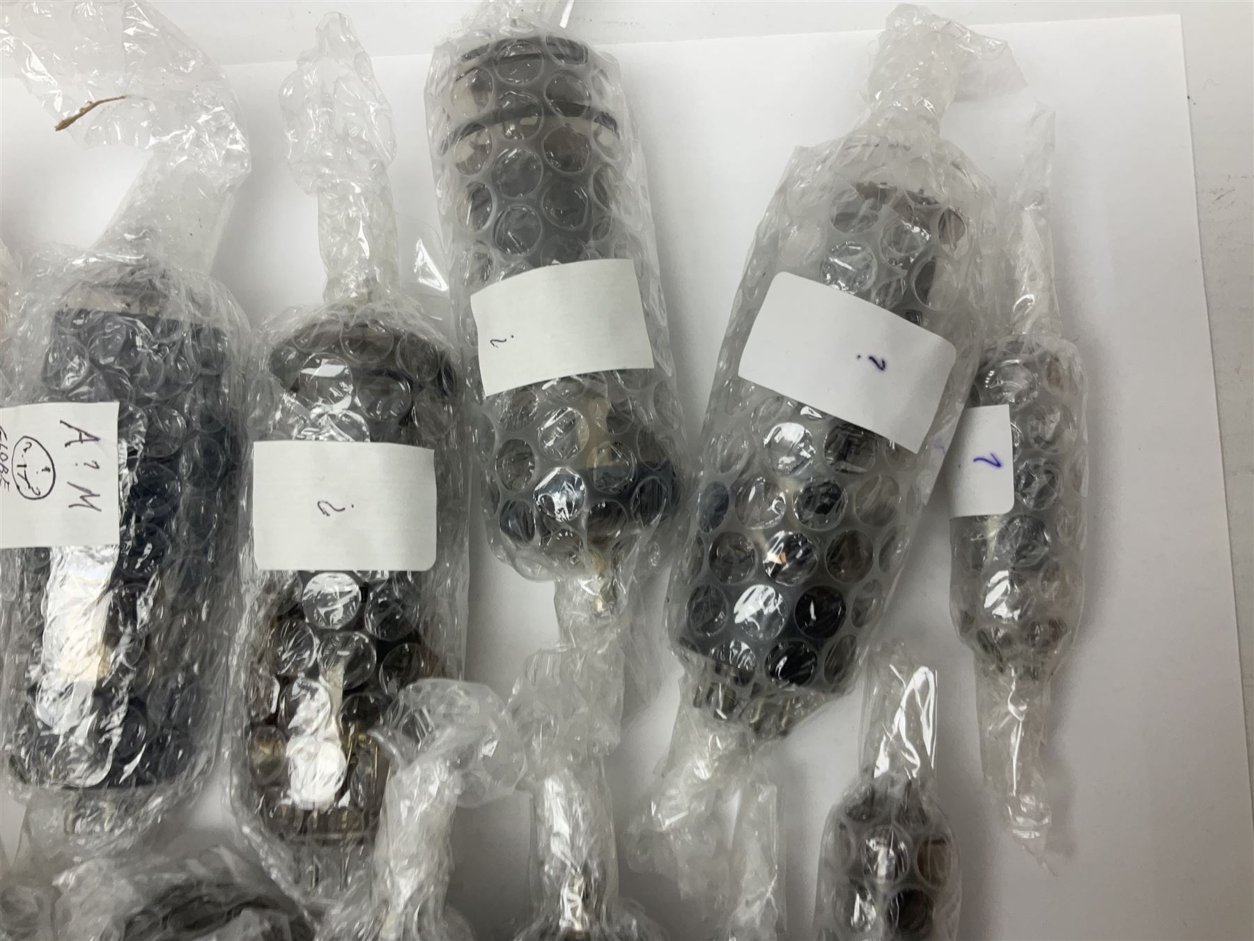 Collection of thermionic radio valves/vacuum tubes, approximately 82 