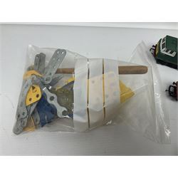 Hornby '00' gauge - Class 35 Hymek Diesel Hydraulic B-B locomotive No.D7063; Class 101 Holden Tank 0-4-0 locomotive No.101; nine wagons/coaches; track and controller; and 1978 catalogue; together with small quantity of loose Meccano with two booklets; all unboxed