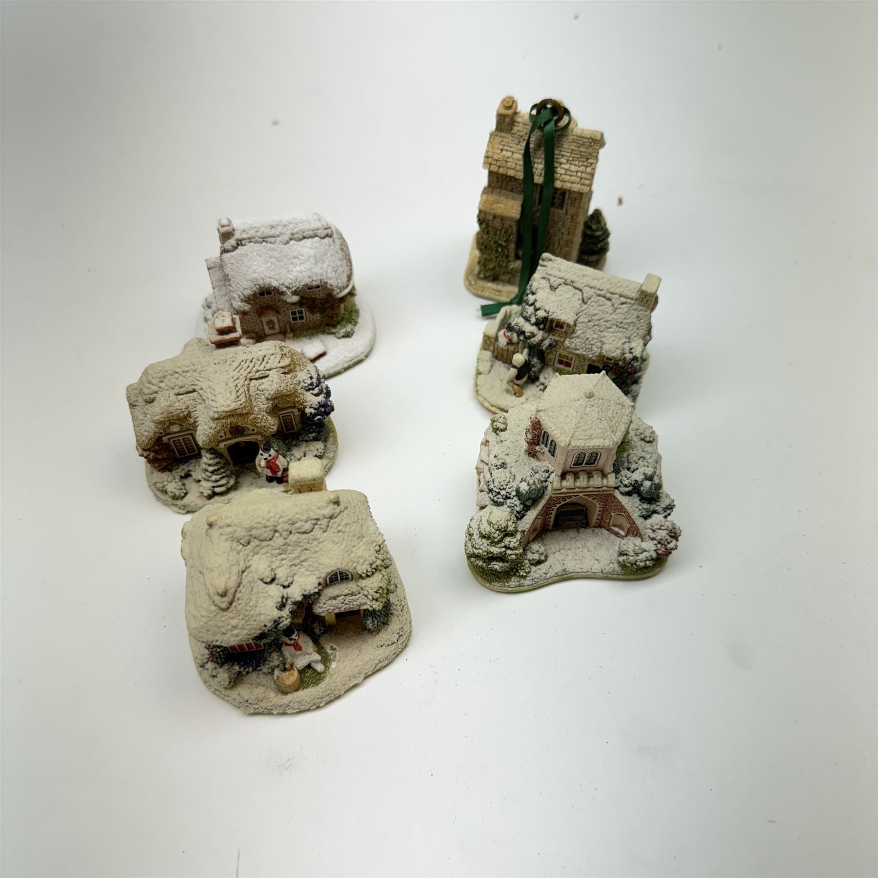 Eight Lilliput Lane Christmas models, comprising Letter to Santa, The Star Inn, Ice to Meet You, Snowflake, Frosty Fun, Winter Warmer, Winter at Eagle House Folly and Christmas decoration Great Expectaions, all boxed 