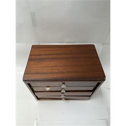 Specimen rock and mineral collector's chest, four draws containing an extensive collection of specimens, including malachite, azurite, kidney ore, whitby jet, blue john, dinarzarite etc, chest H29cm