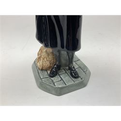 Royal Doulton Women's Royal Navy Service Classics figure, modelled by Valerie Annand, HN4498, limited edition no 7/2500, H23cm