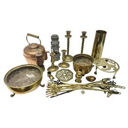 Collection of brassware, to include two jardinieres, candle sticks, brass shell, etc